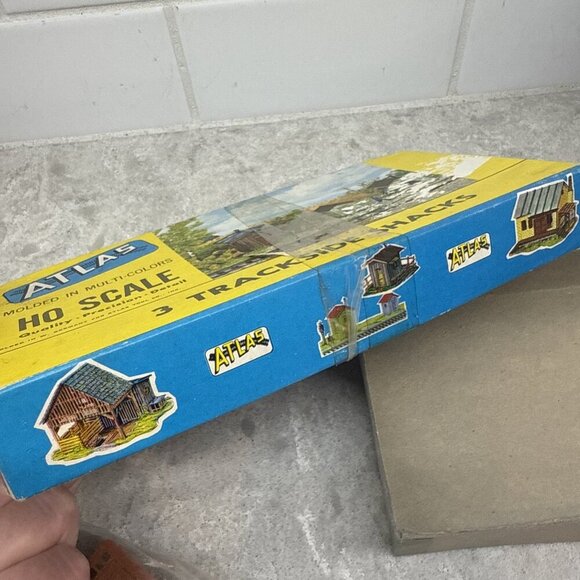 1:87 HO Scale / Gauge Atlas # 702-89 Trackside Shacks (#2) Kit . Never used. - Picture 9 of 10
